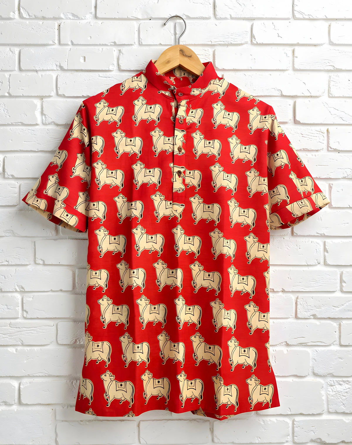 Pichwai Cow Printed Pure Cotton Half Sleeve Short Kurta for Men (RED)
