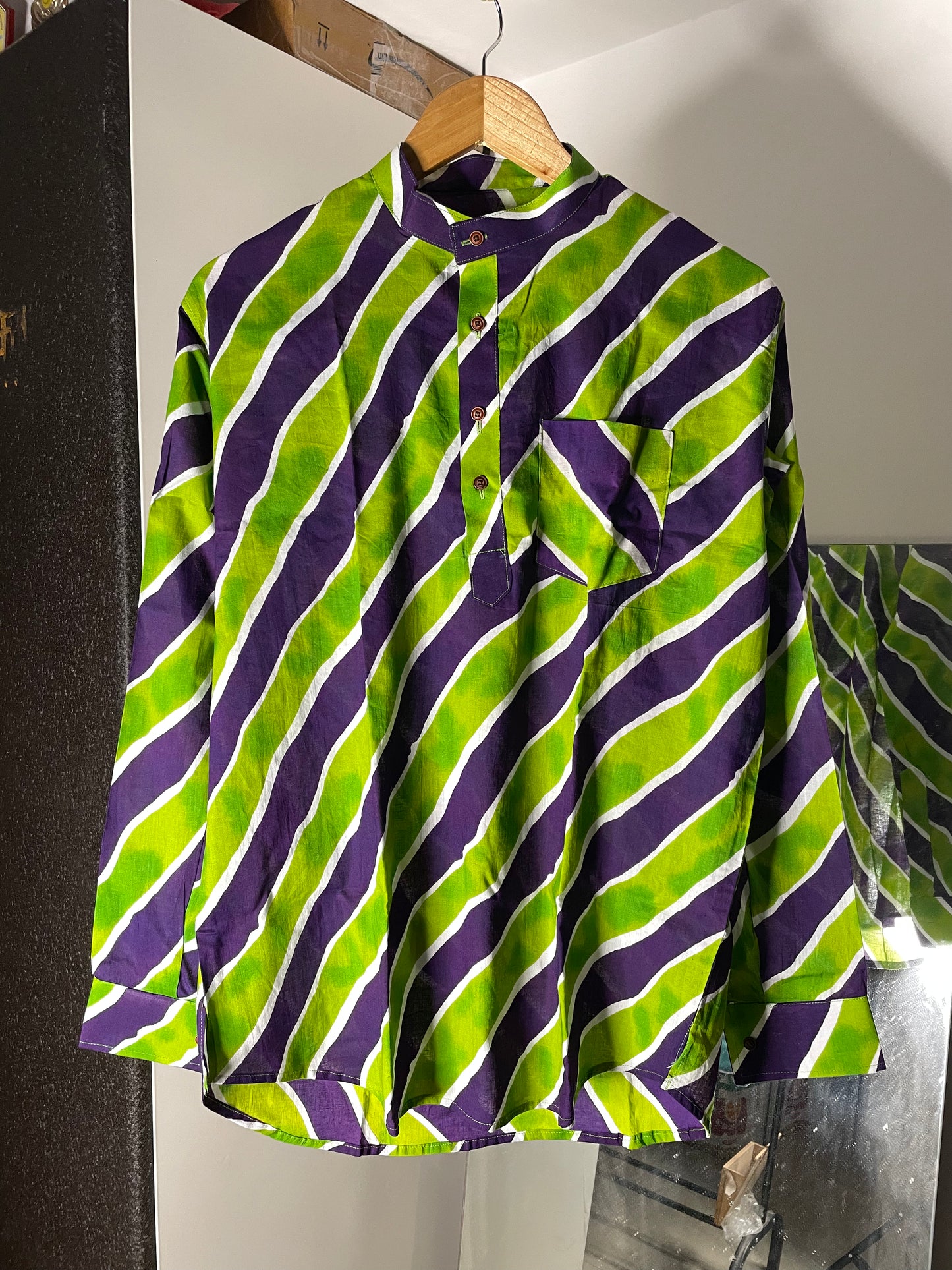 Lehariya Printed Short Kurta for Men (GREEN PURPLE)