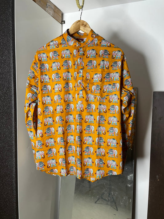 Sanganeri Printed Short Kurta for Men (MUSTURD HATHI MOTIF)